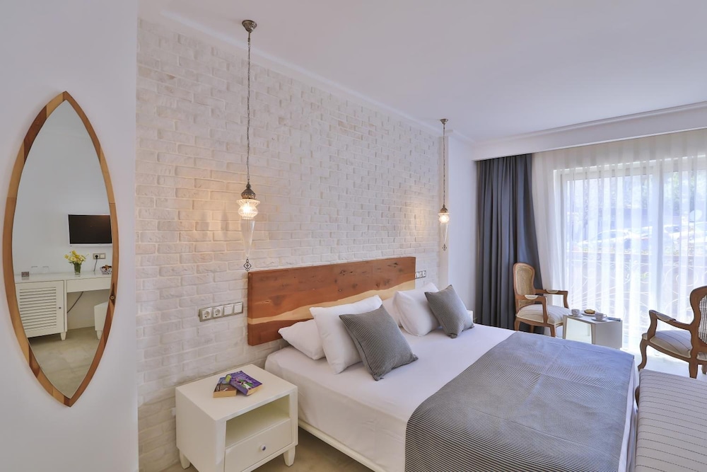 Arnna Hotel 30/67