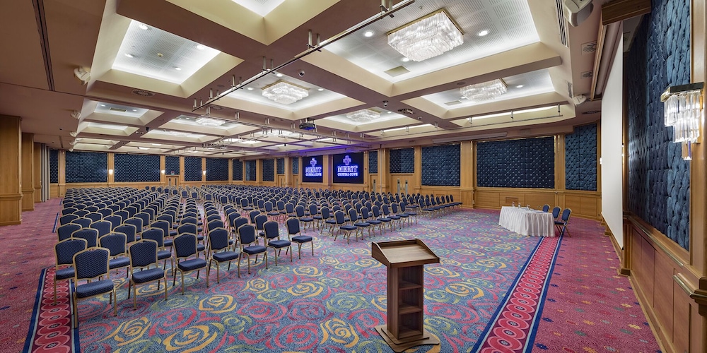 Merit Crystal Cove Hotel Casino & Spa 13/48
