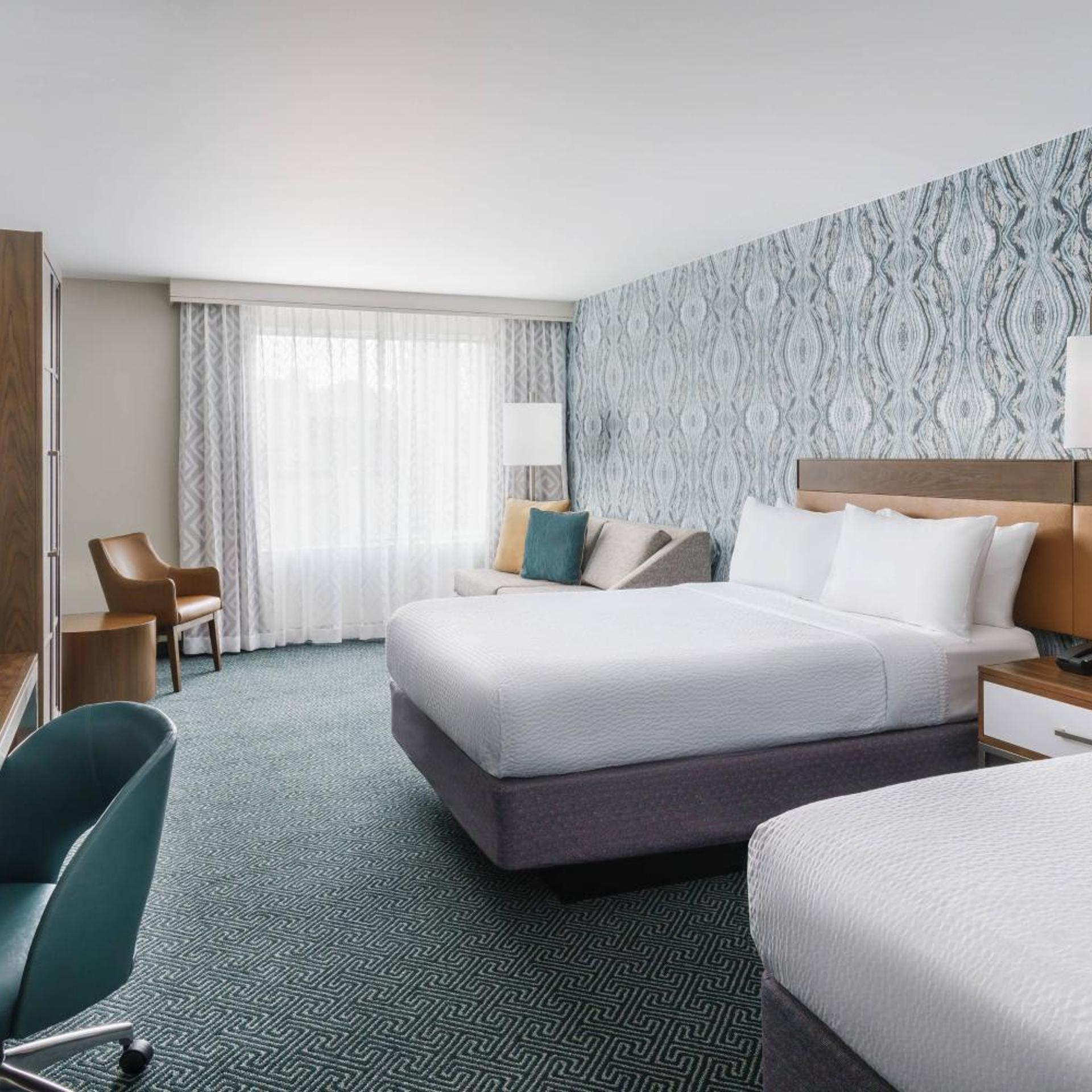 Room, 2 Queen Beds, Bathtub, Accessible