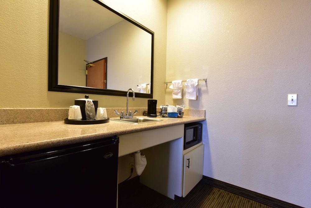 Hampton Inn & Suites by Hilton Petoskey 63/75