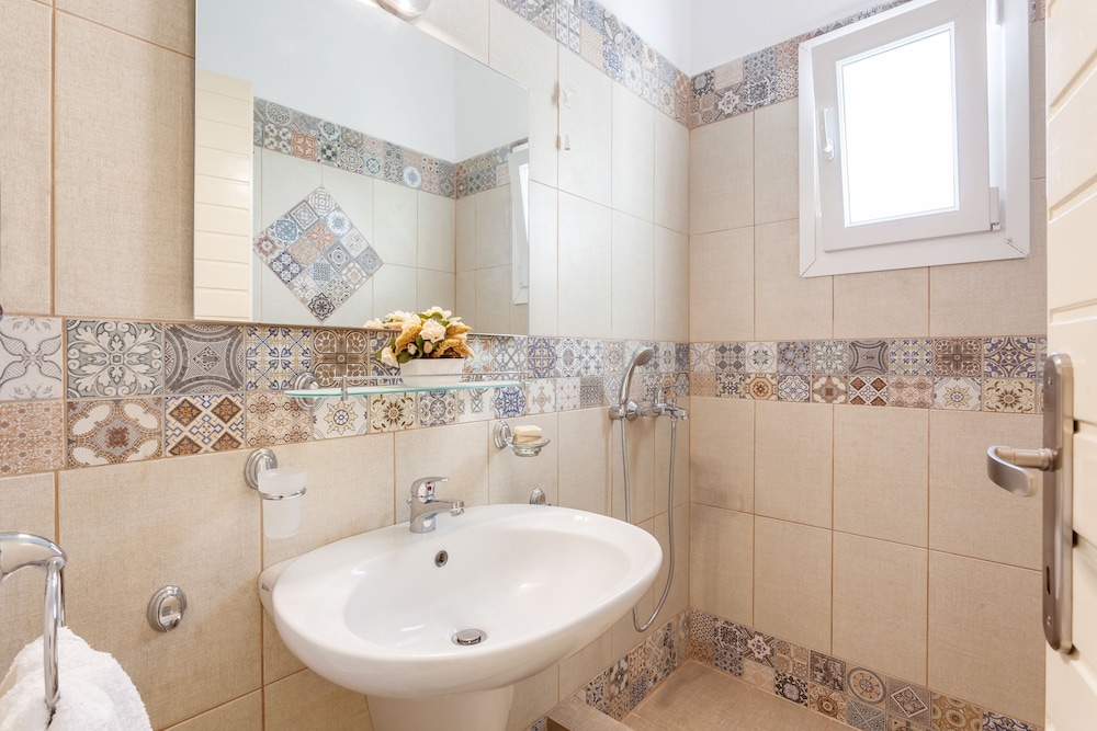 Stafylos Suites Boutique Hotel 49/50