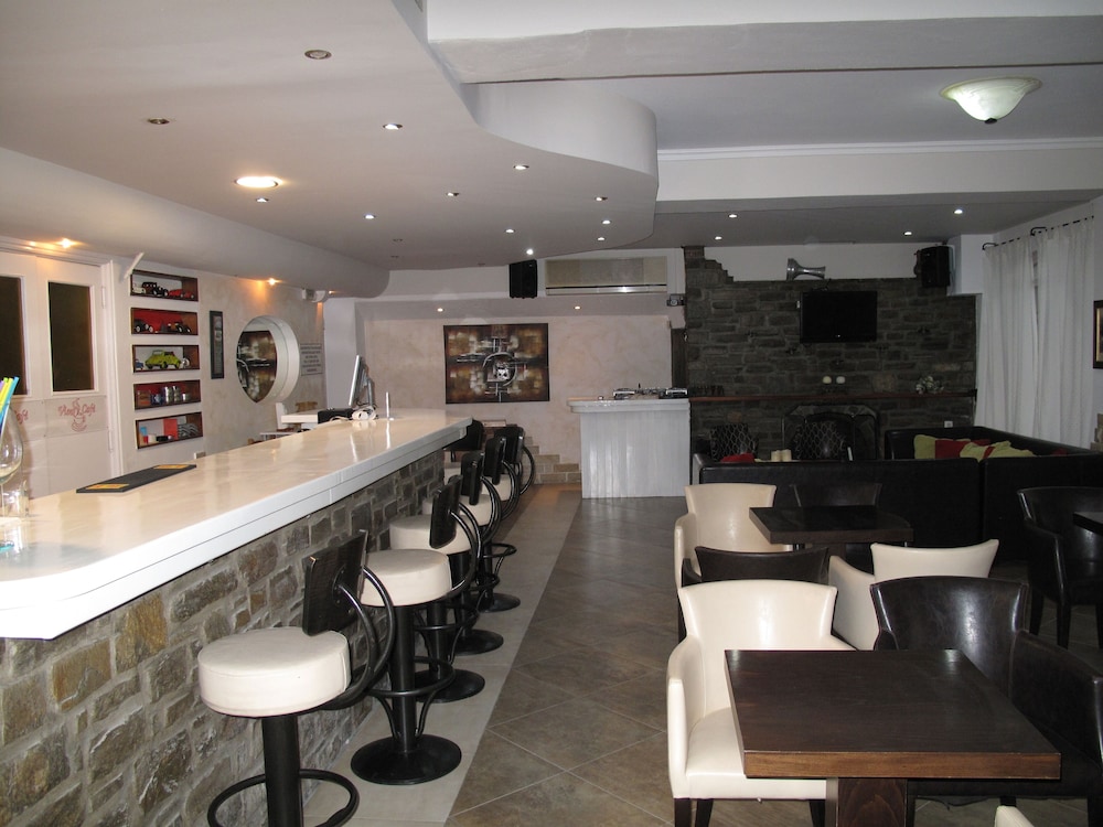Nikolas Hotel 25/30