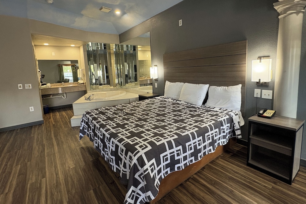 Regency Inn & Suites By Capital O Houston IAH Airport 37/66