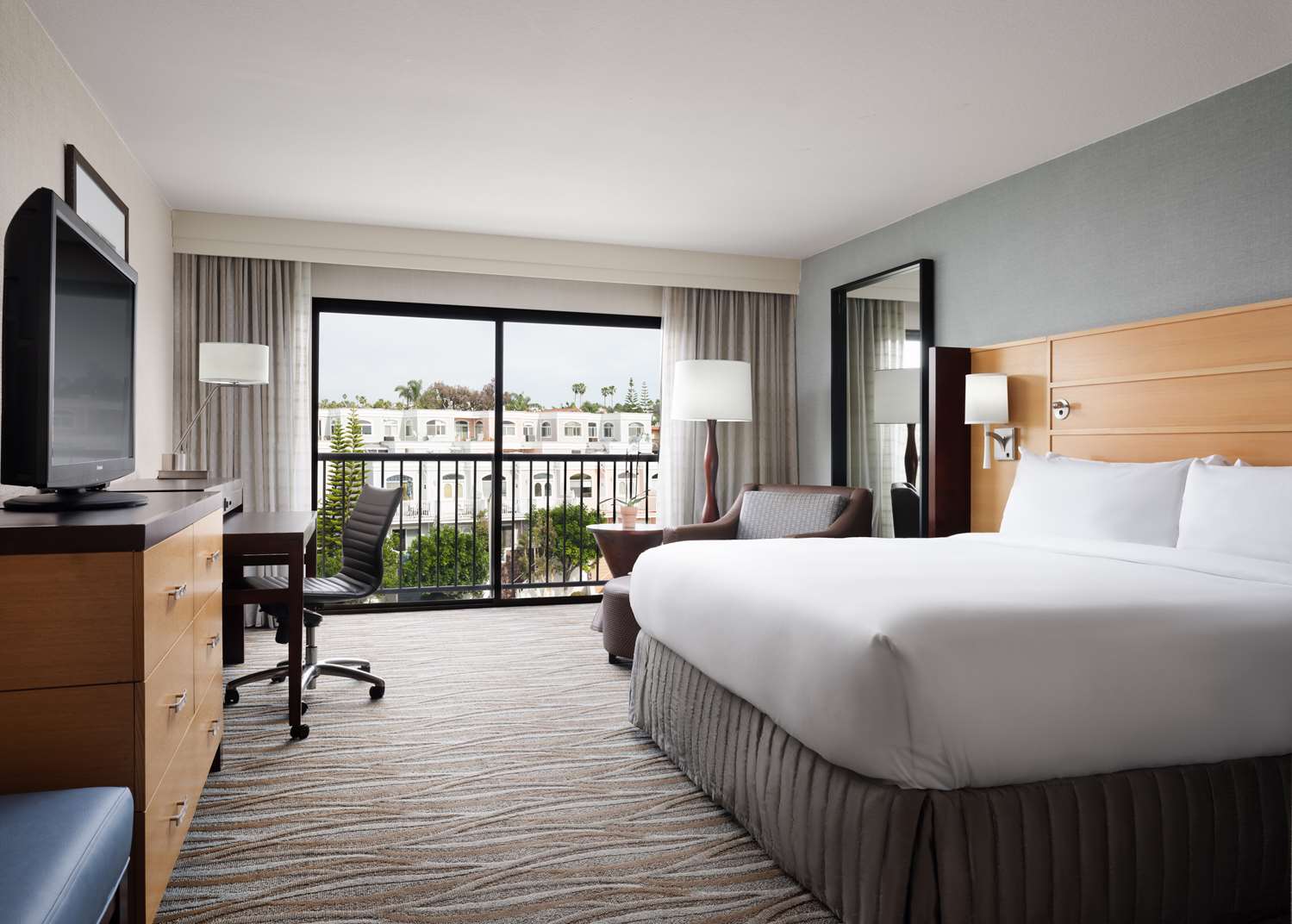 Sonesta Redondo Beach Marina 19/39