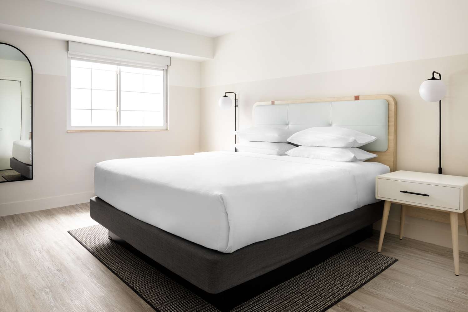 Studio, King Bed, Working Area, Accessible
