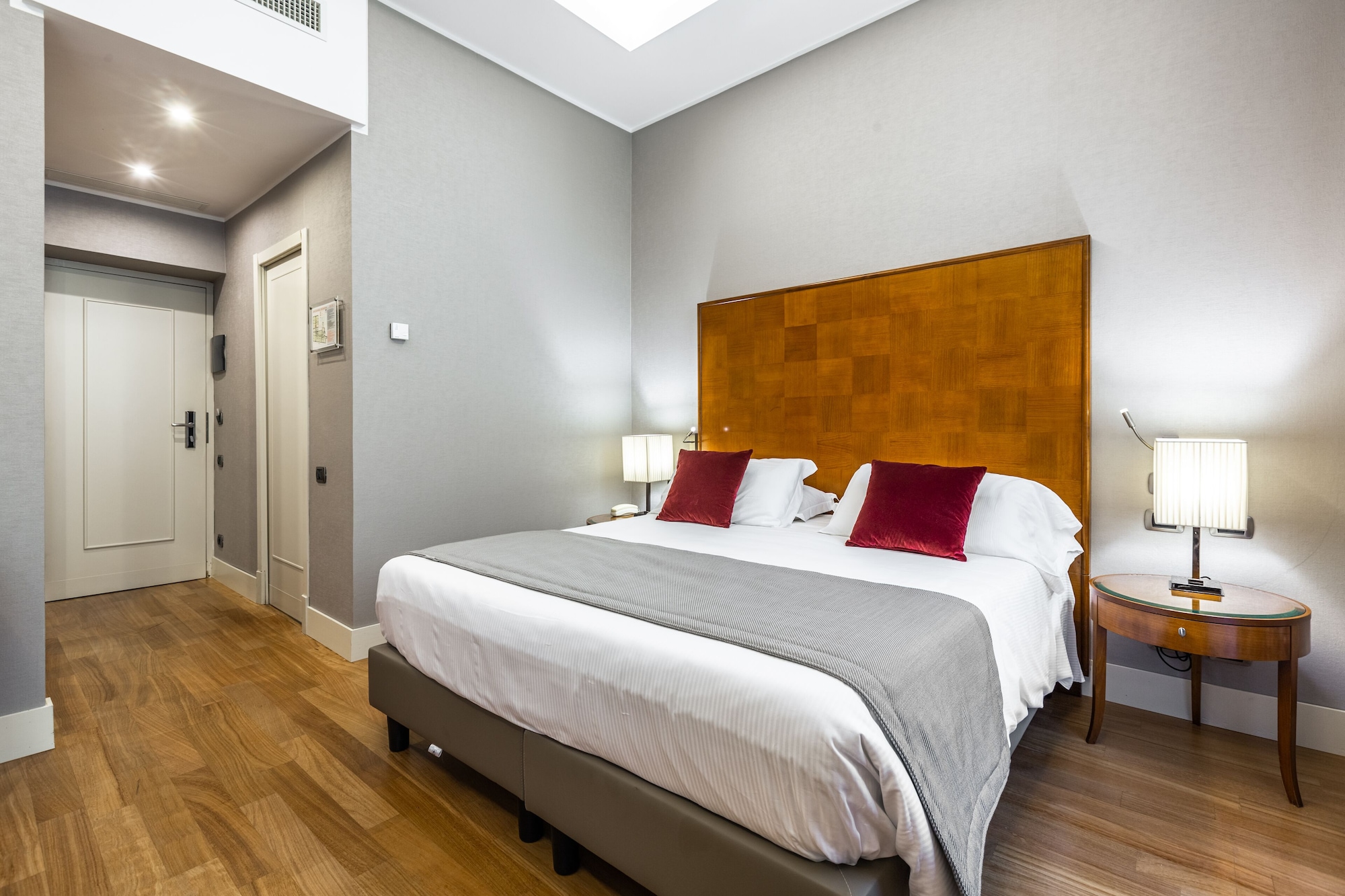2 BEDROOMS, FAMILY, 2 BATHROOMS