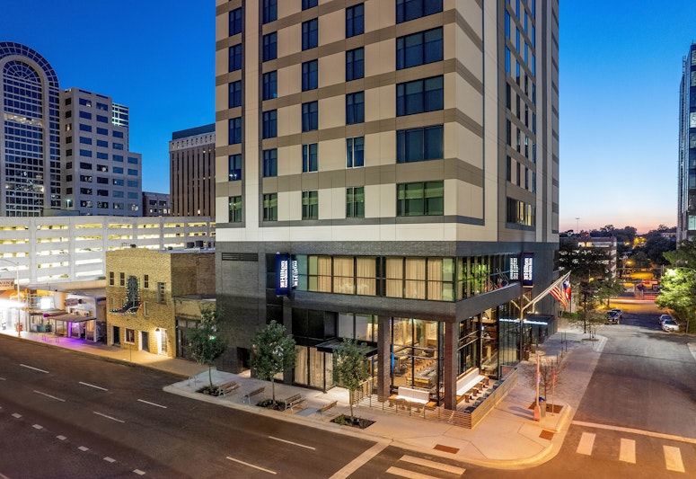 Hilton Garden Inn Austin University Capitol District 53/54