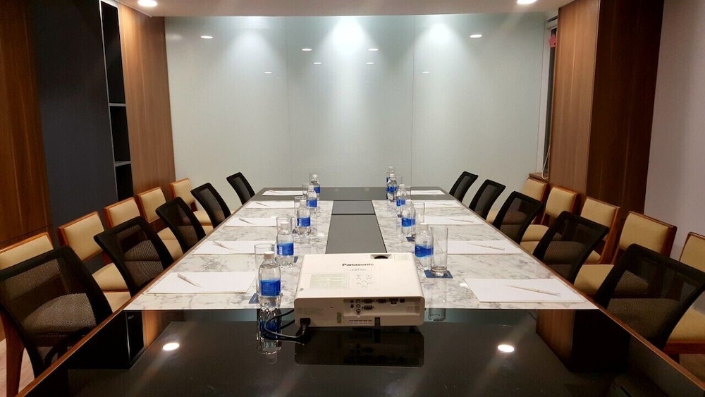 Adora Mira Hotel (formerly Ramada Encore By Wyndham Saigon D1) 41/50