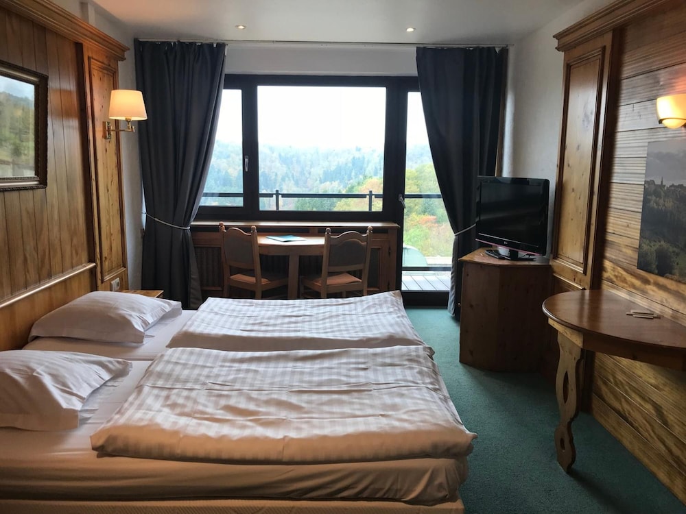 HOTEL AUX TROIS ROSES 13/54