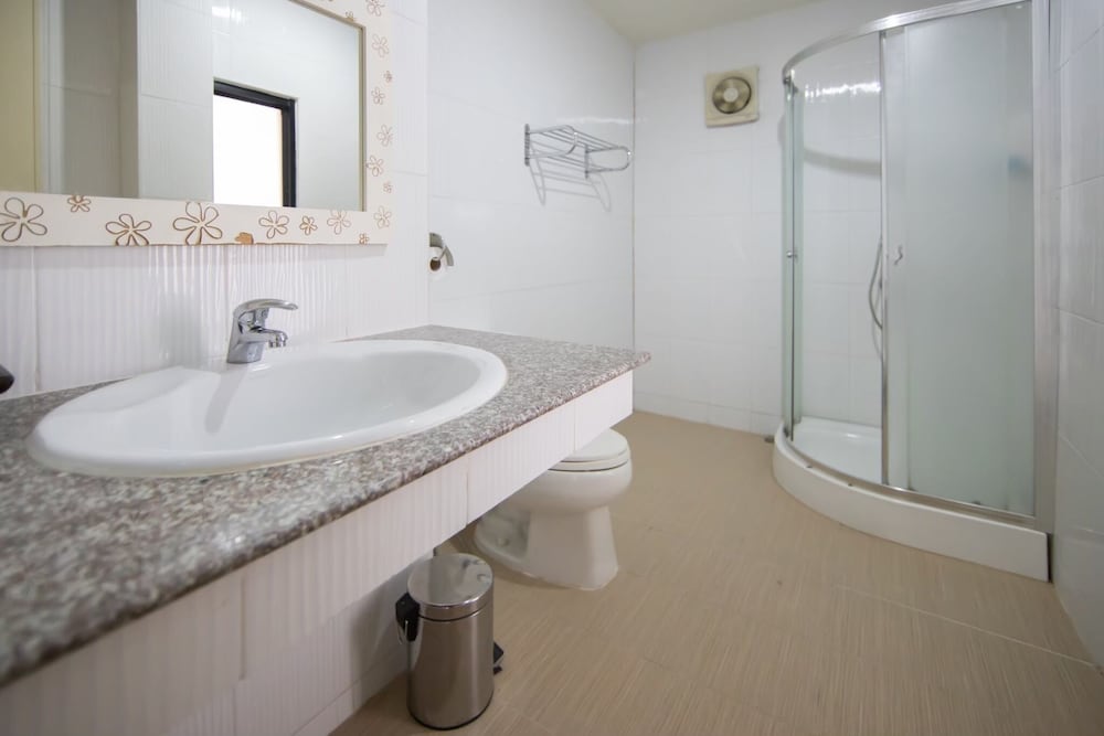 Chayada Garden House And Resort Hotel 48/50