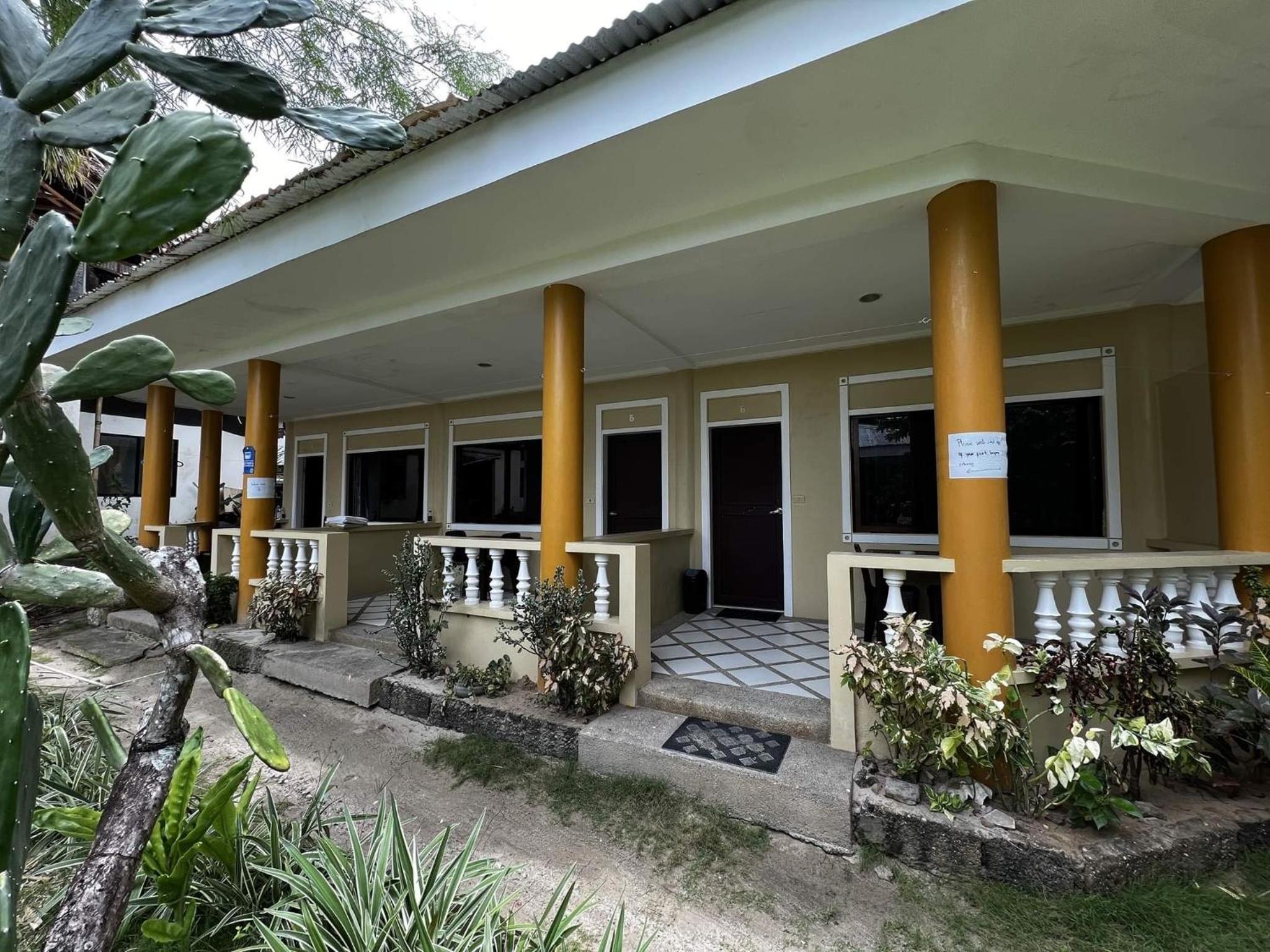 Oro Beach Resort 10/50
