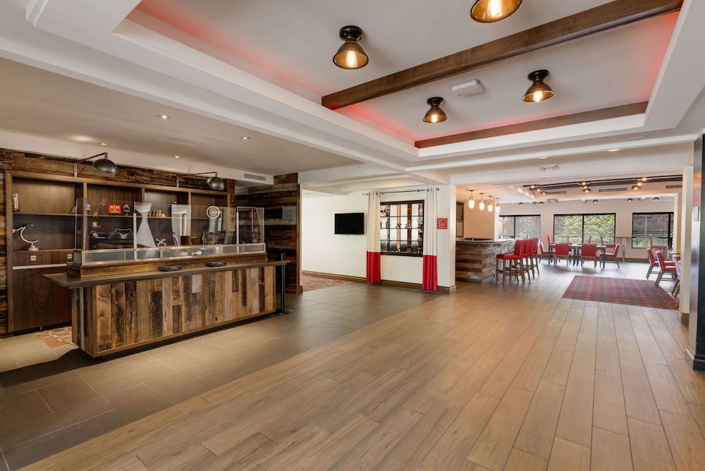 The Crossroads Hotel - Newburgh 2/36