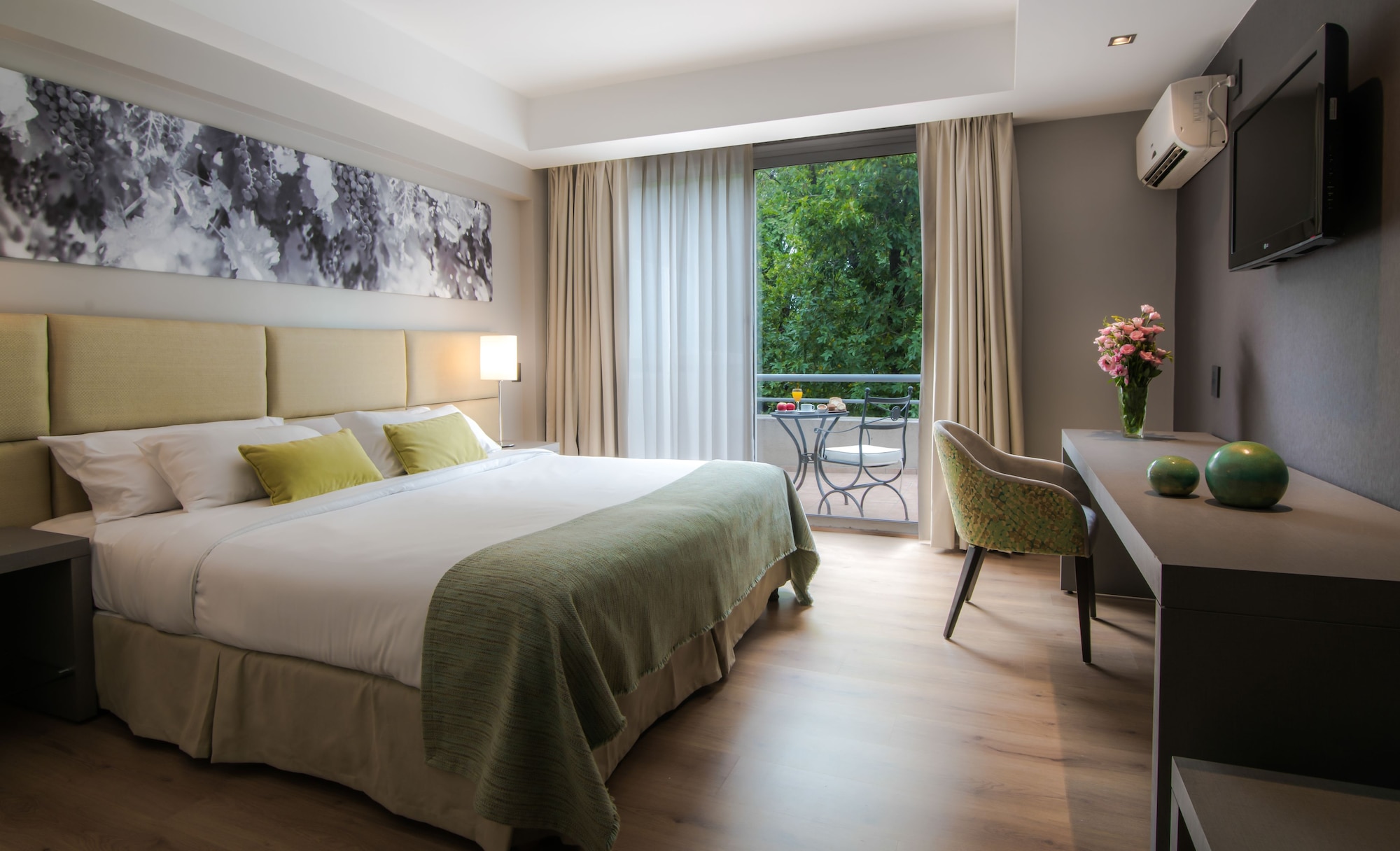 EXECUTIVE, DOUBLE BED