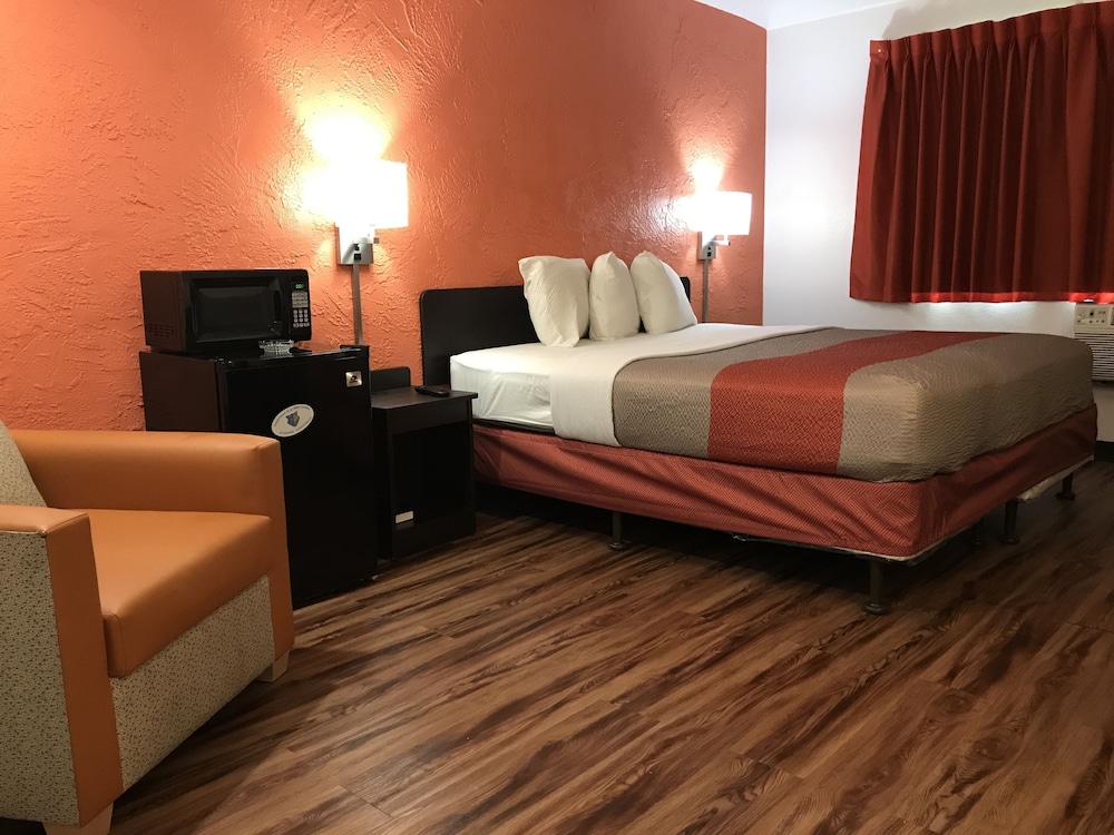 Motel6 Saint Paul, MN - I-94 24/54