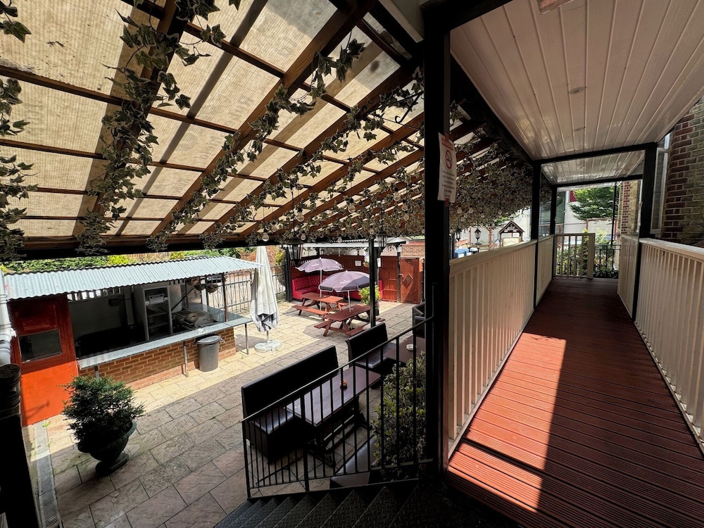 Bridge Park Hotel 4/65