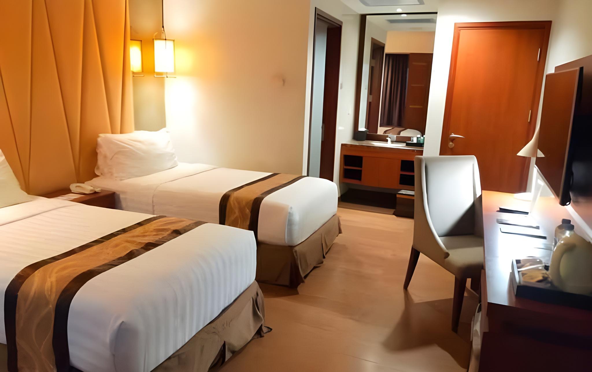 Deluxe, Moderate, Twin Beds