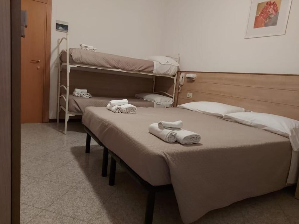 Hotel Brezza 43/50