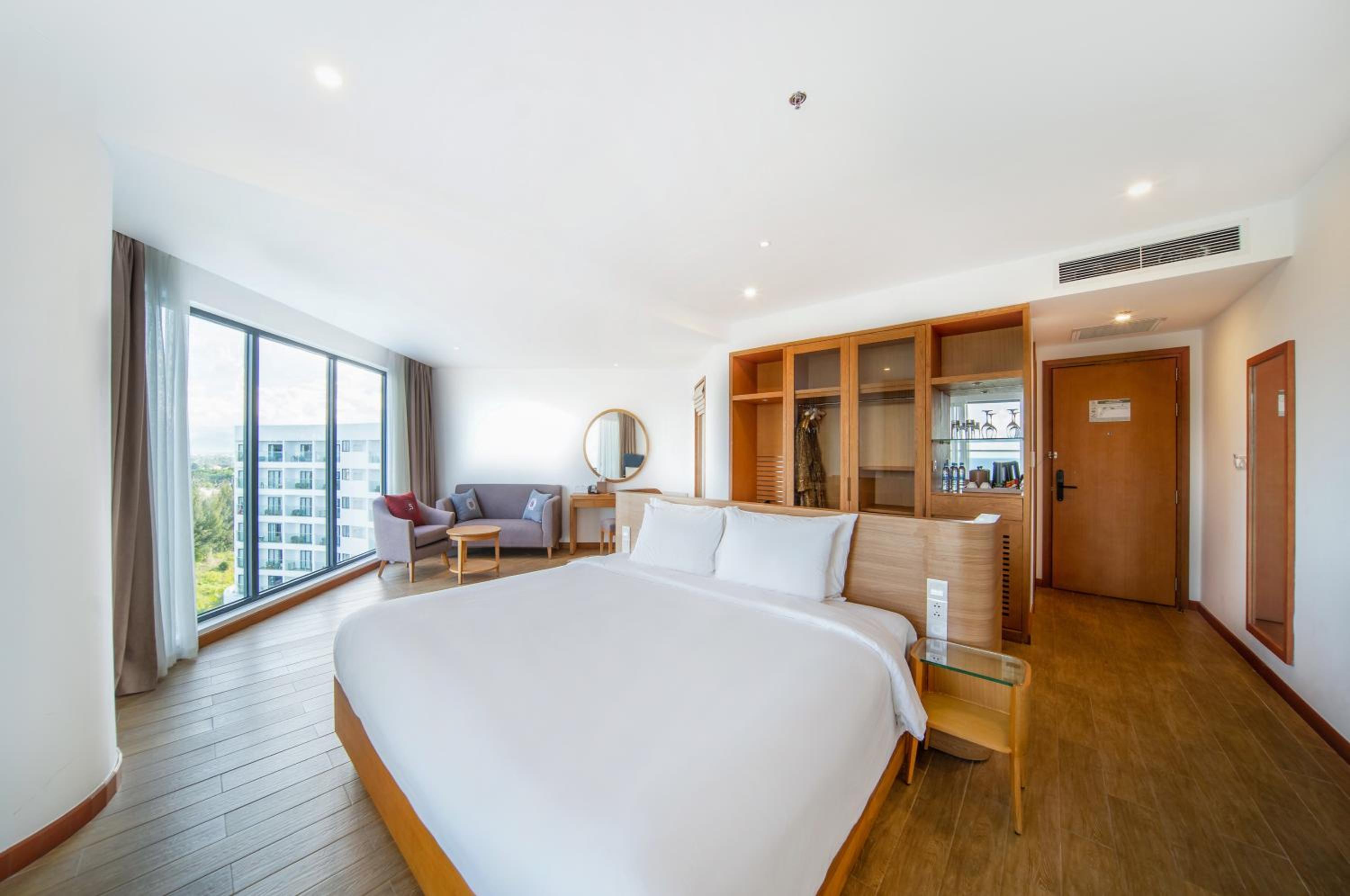 Grand, Ocean