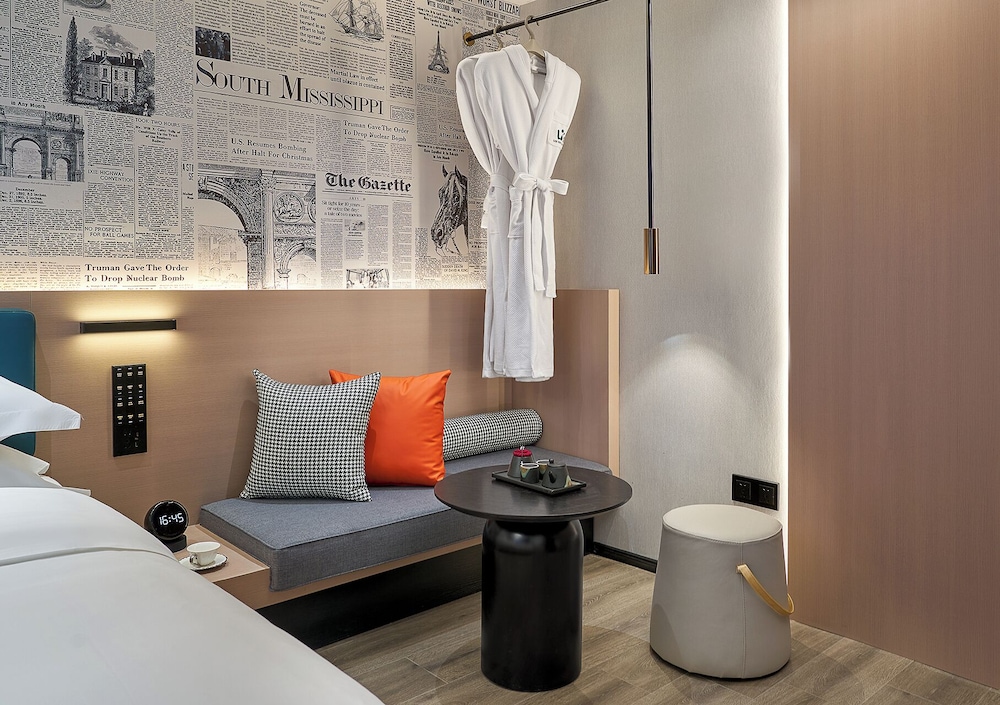 Lan Wan International Hotel 50/50