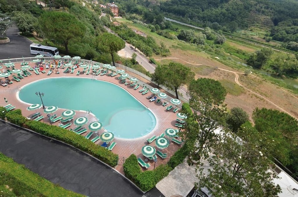 Complesso Terme Vescine 31/41