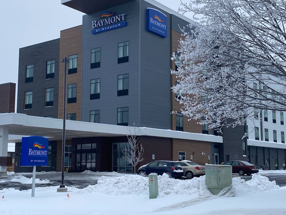 Baymont Inn and Suites by Wyndham Madison 8/64