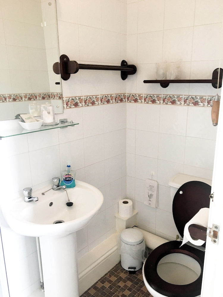 Olivers Guest House 24/29