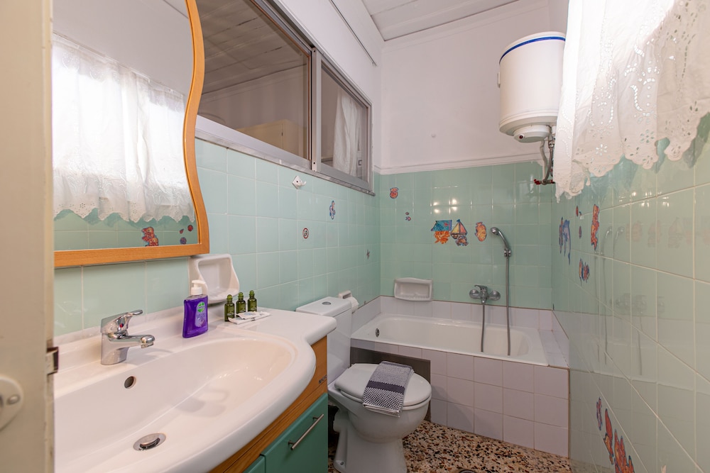 Orestis Hotel 53/56