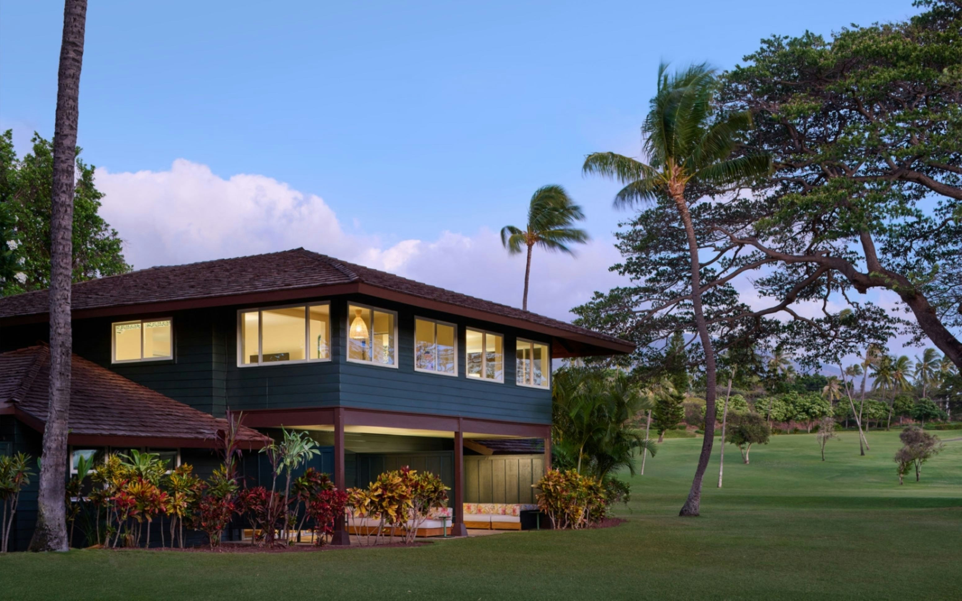 Royal Lahaina Resort and Bungalows 2/50