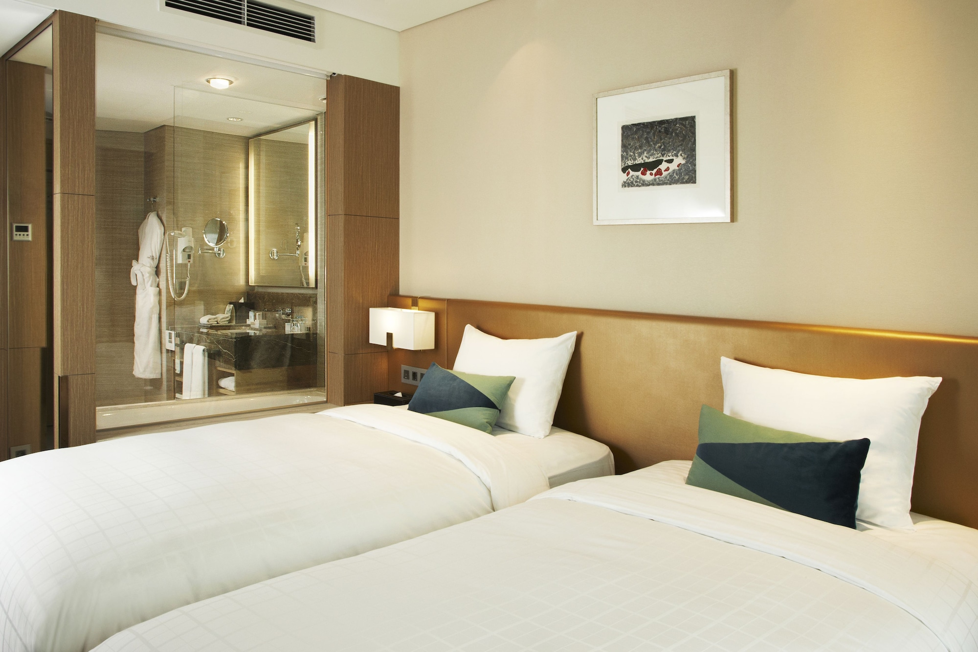 DELUXE, TWIN BEDS