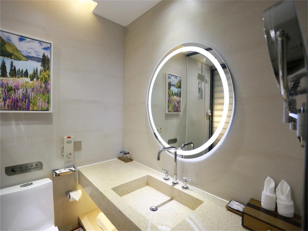 Lavande Hotel (Guangzhou Tianhe Park Yuancun Metro Station) 34/38