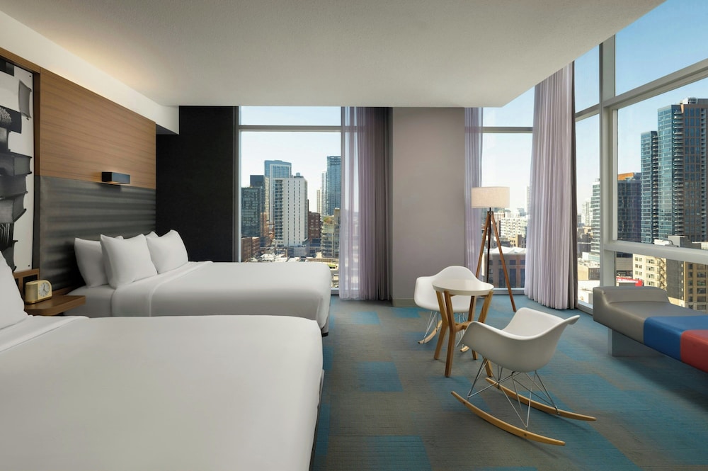 Aloft Chicago Downtown River North 14/49