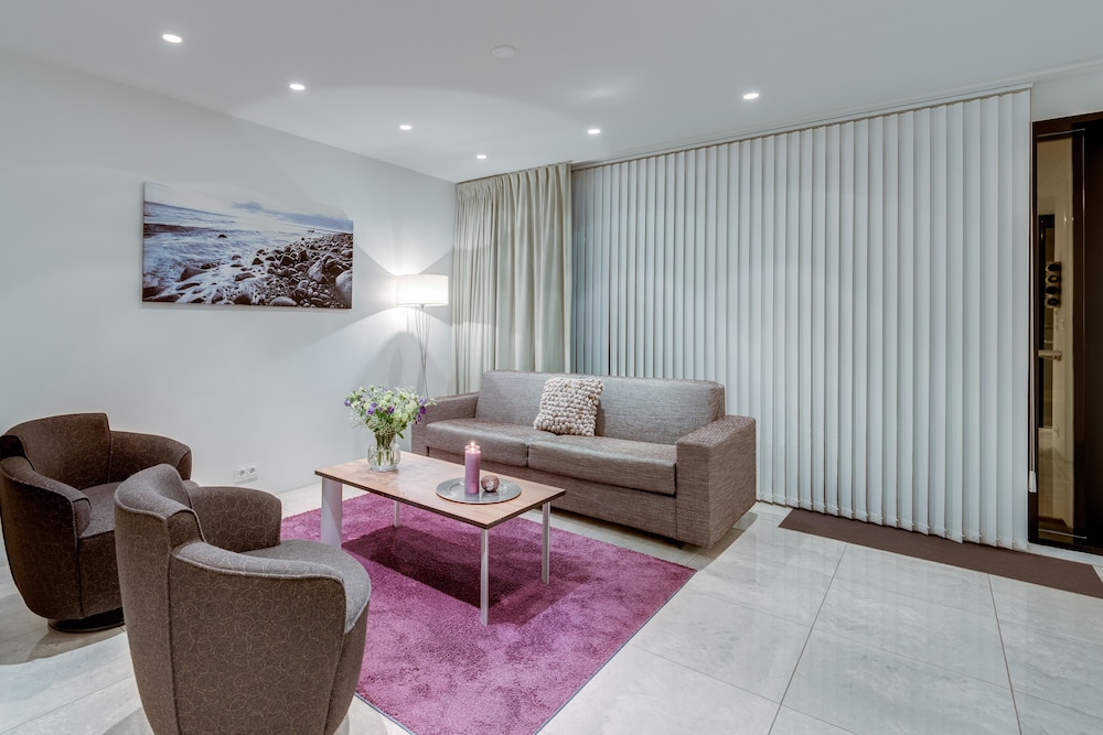 Black Pearl Luxury Apartments 40/67