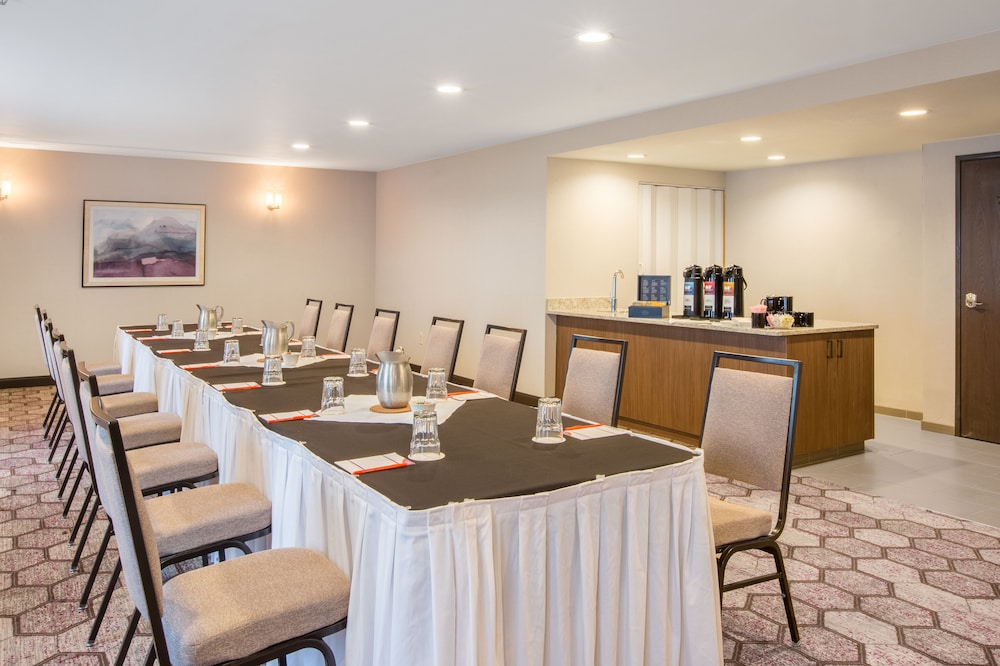 AC Hotel By Marriott Portland Lake Oswego 56/68