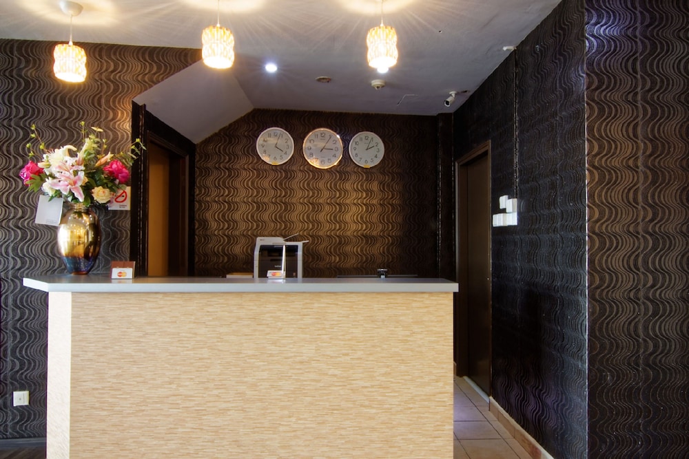 The Noble Hotel 2/48