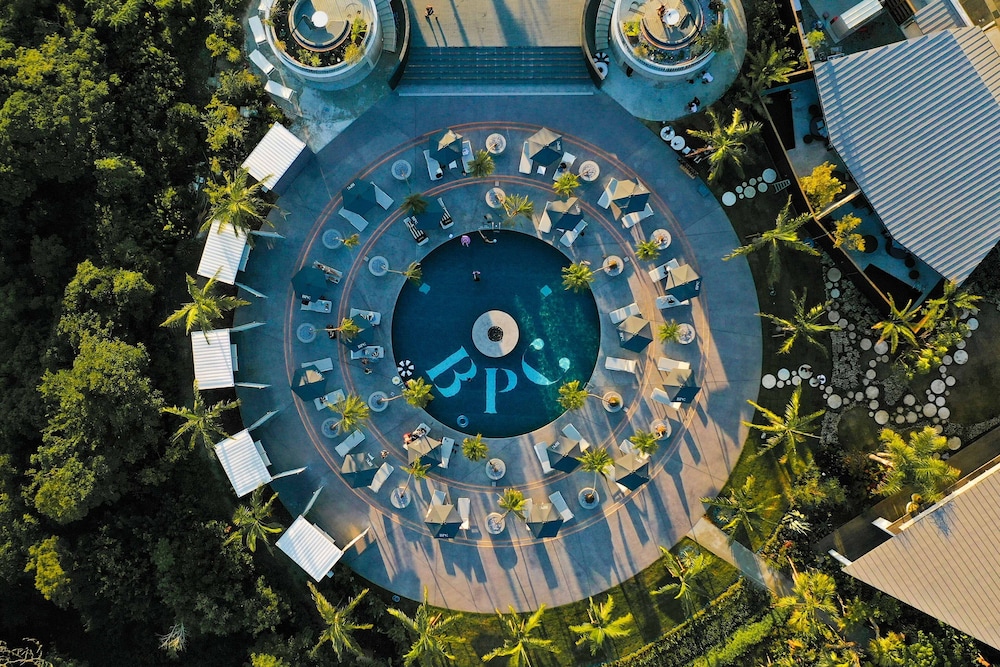 Botanical Pool Club 46/56
