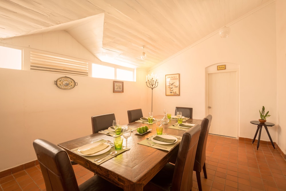 Xavier's Cottage 44/54