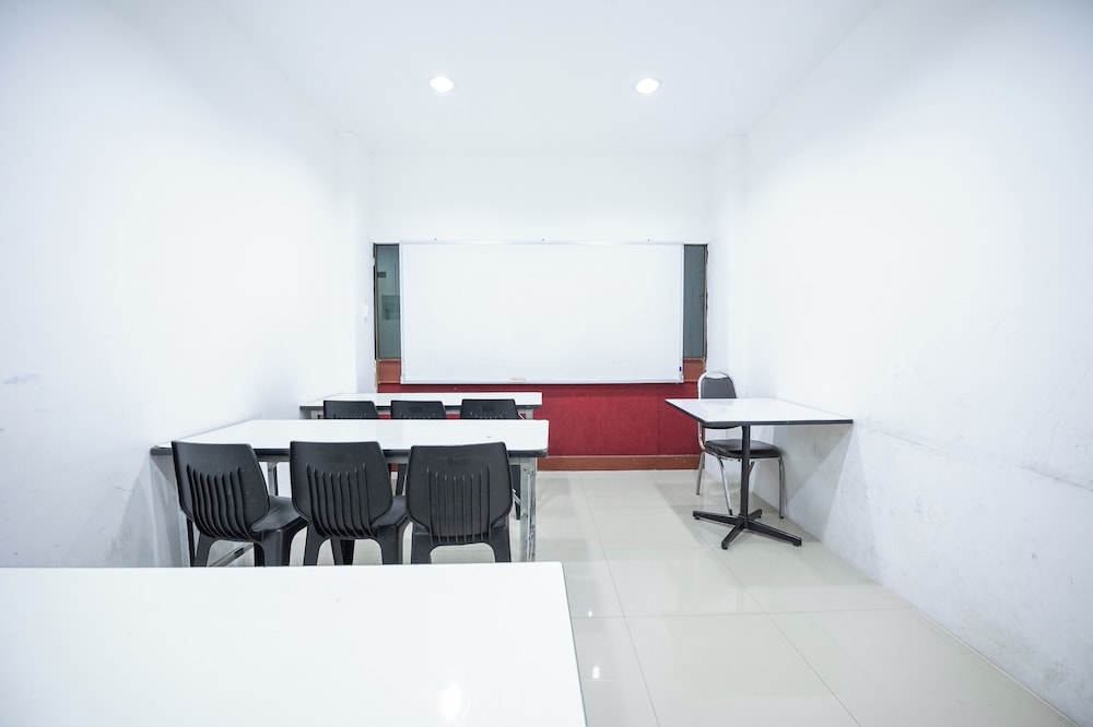 Chaipat Hotel 64/66