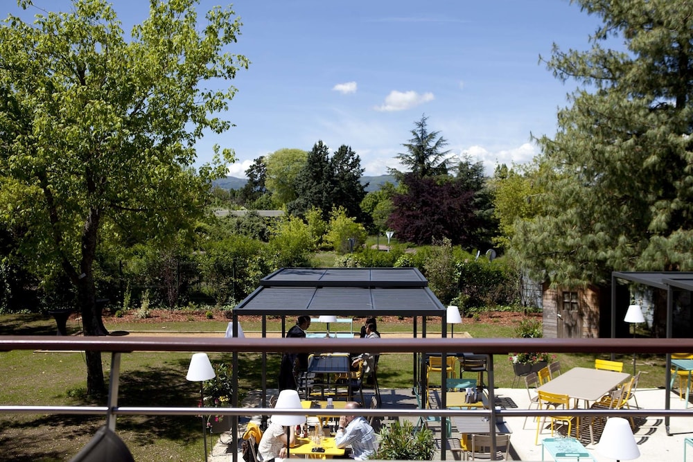 MERCURE LYON CHARBONNIERES 46/50