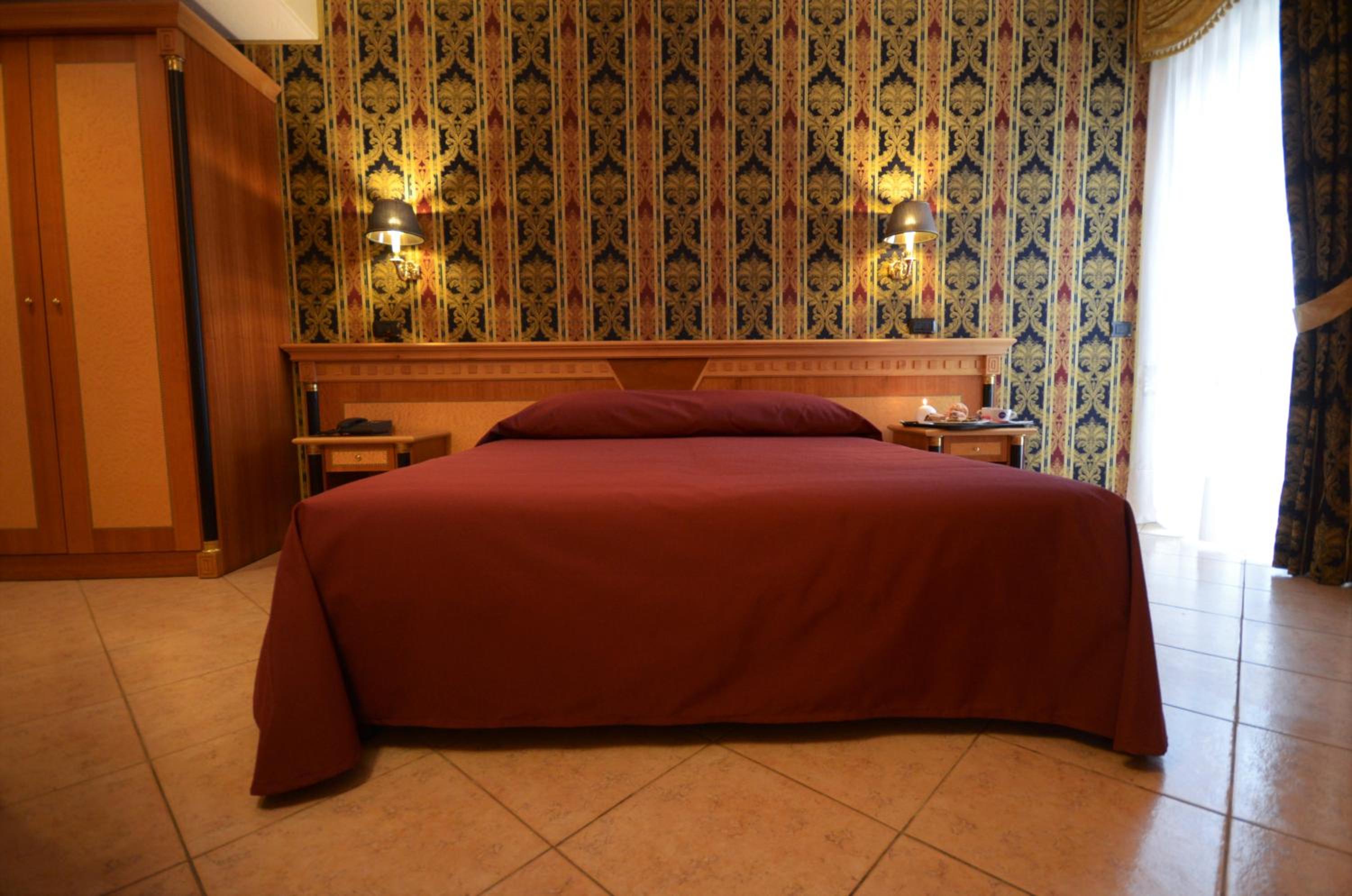 Room, Double Bed, Balcony, San Giovanni Rotondo Palace 5/10