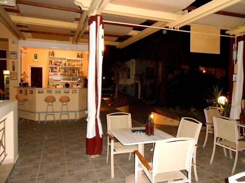 Lambrinos Suites 35/51