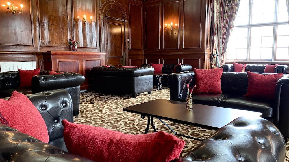 Russ Hill Hotel Gatwick 40/62