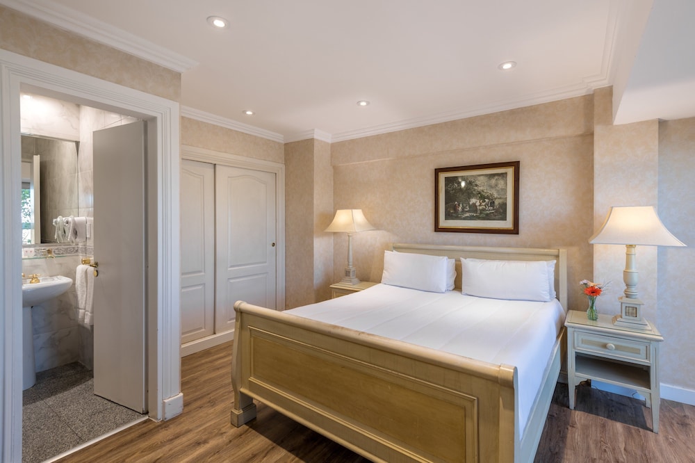 Exe Hotel Colon 8/76