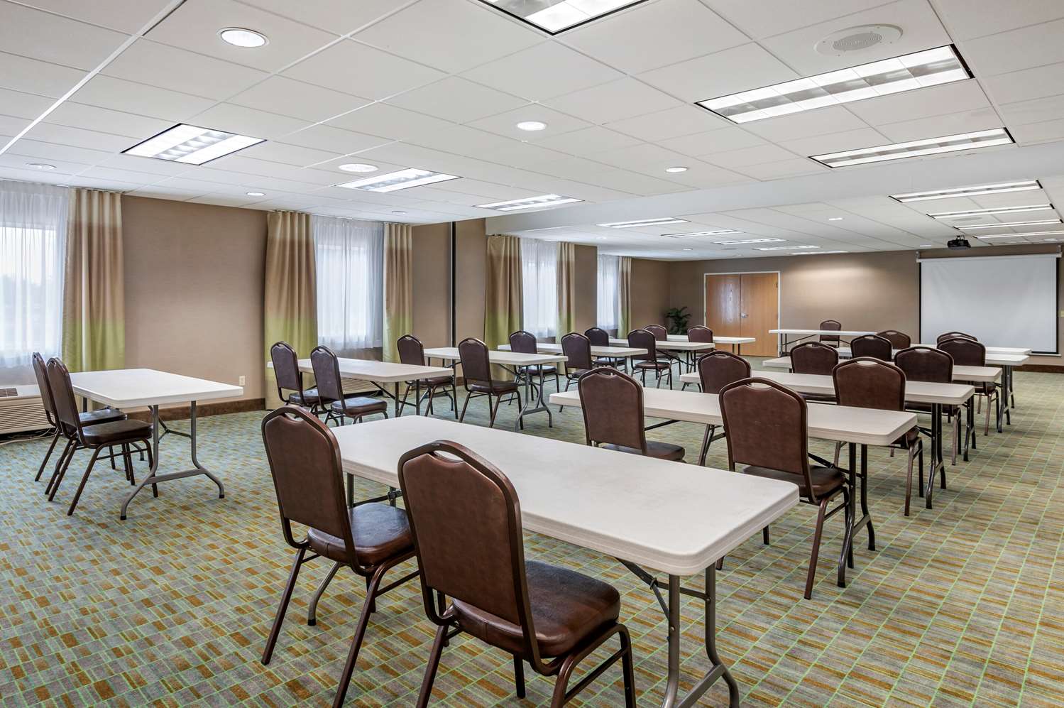 Comfort Suites Elkhart North 31/39