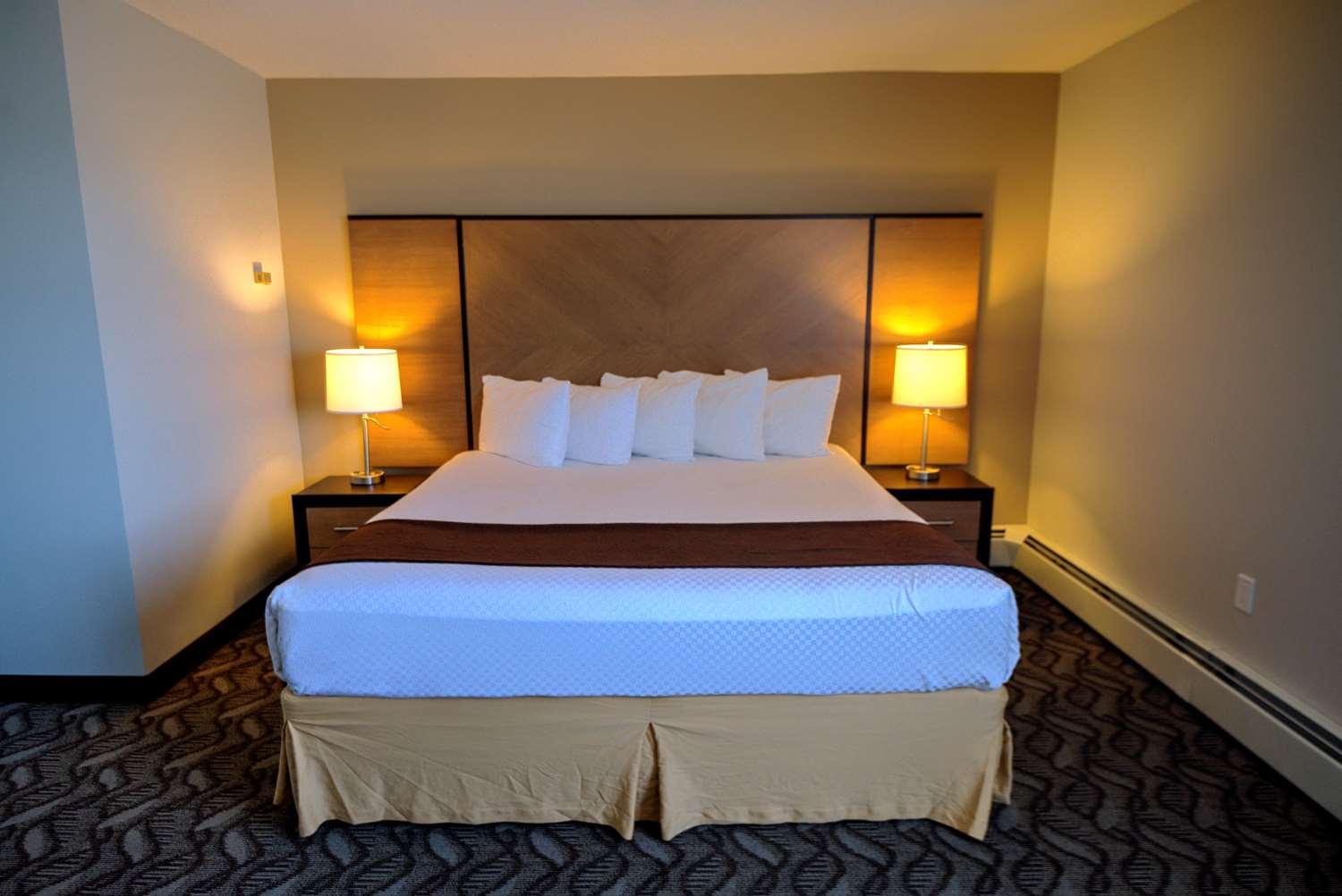 Suite, King Bed, Balcony