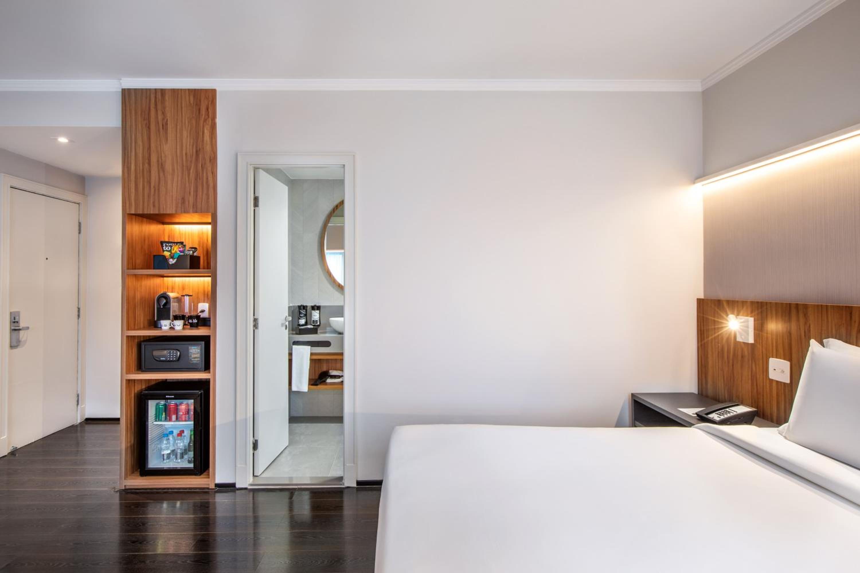 Innside, Double Bed, City View