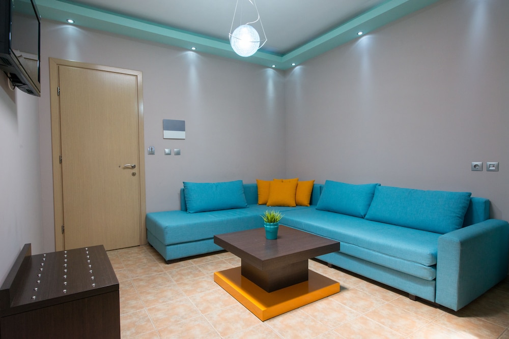 Maranton Beach Hotel 41/55