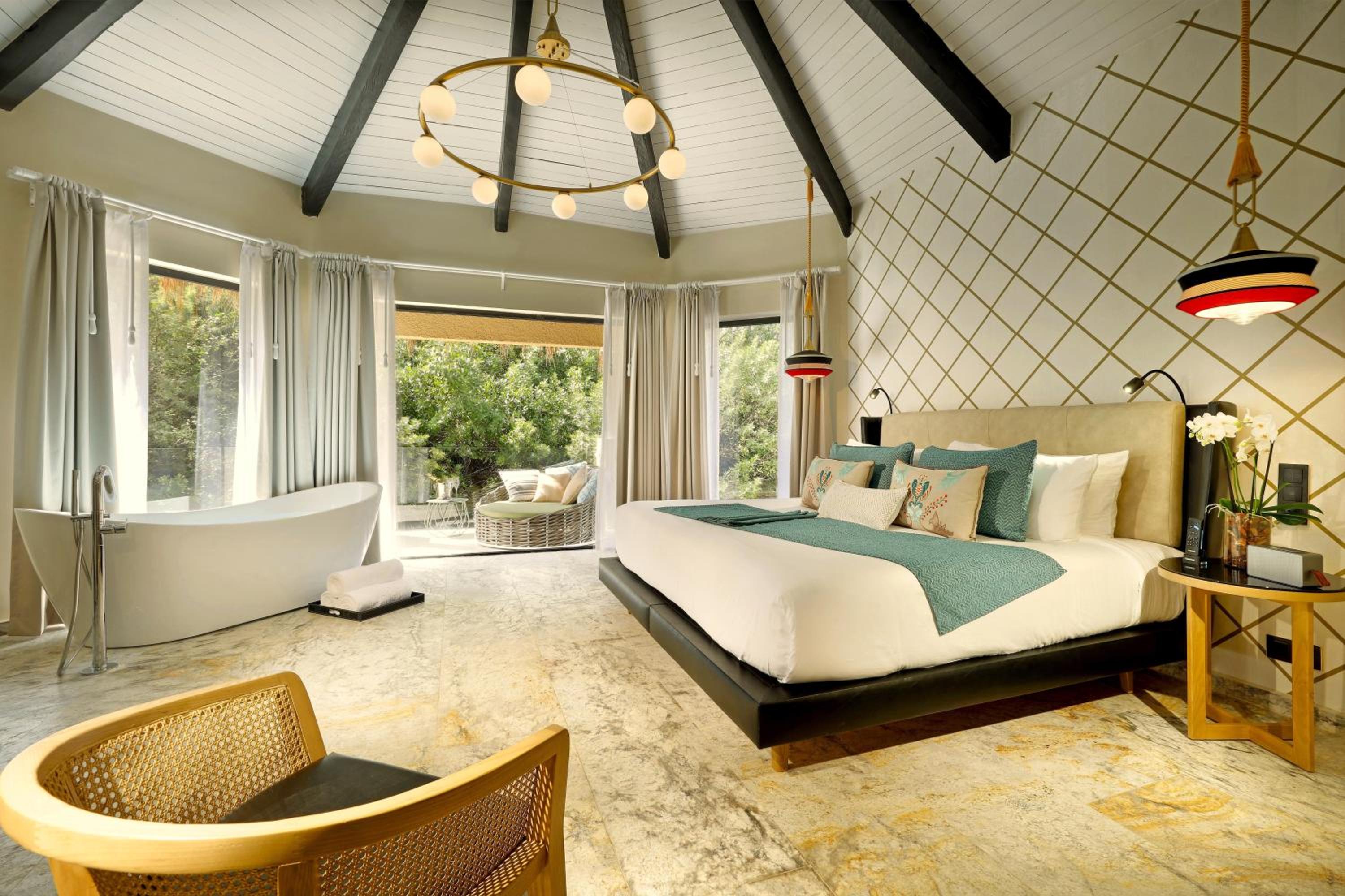 Romance, Bungalow, King Bed