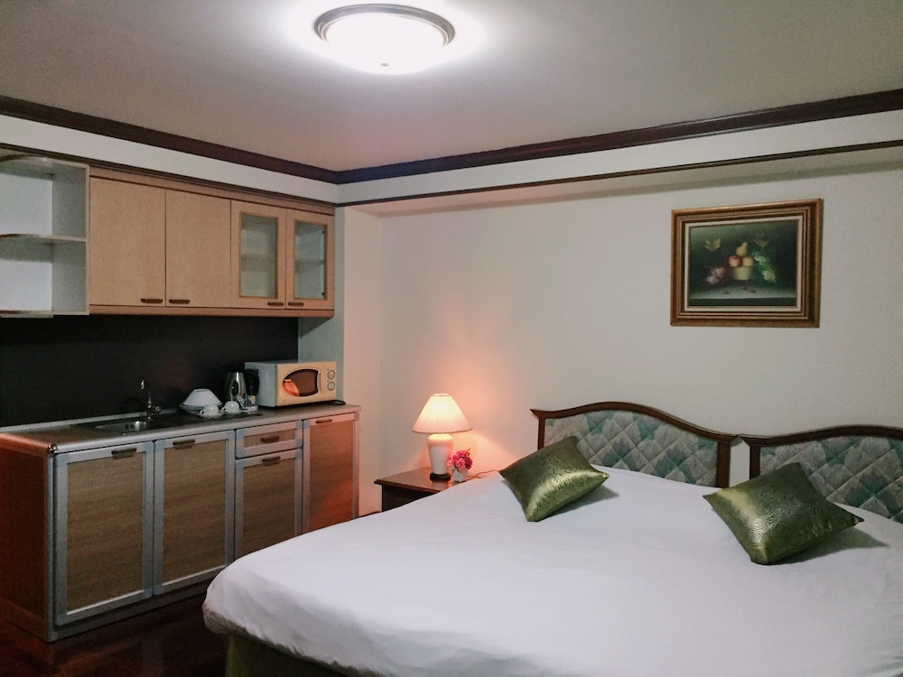 Interchange Tower Serviced Apartment 15/49