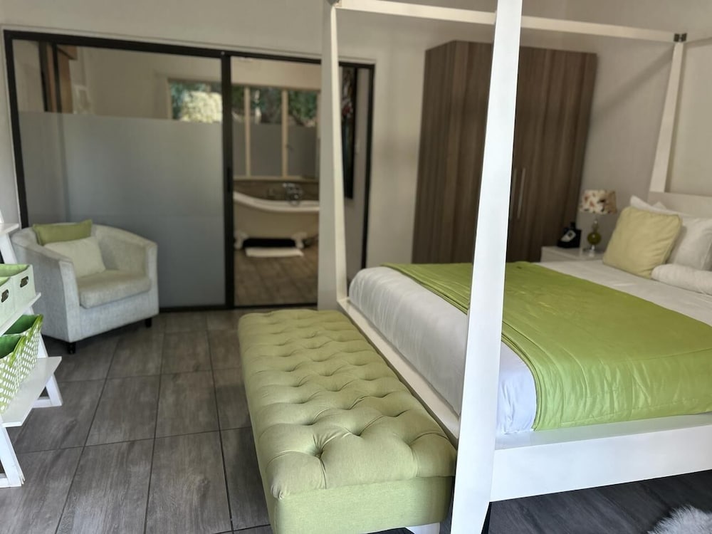 Calla Lily Guesthouse 8/27