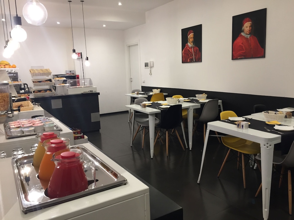Navona Theatre Hotel 45/54
